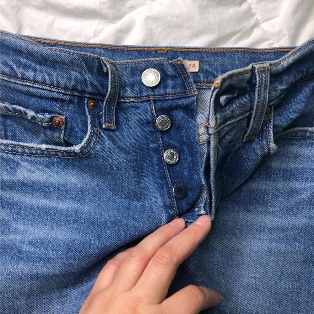 Levi’s Wedgie Button Fly Icon Fit Jeans - Picture 5 of 14
